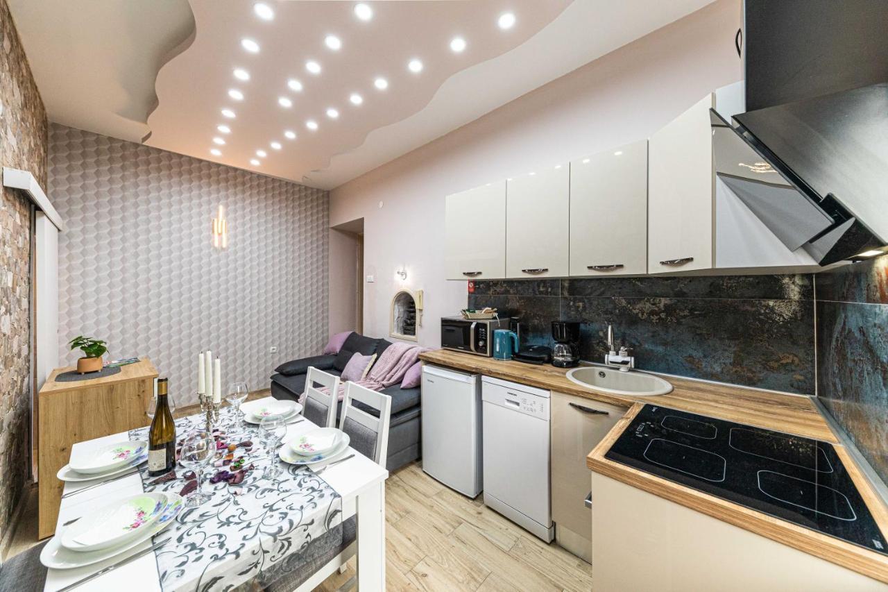Apartments Keka คาชเตลา ภายนอก รูปภาพ