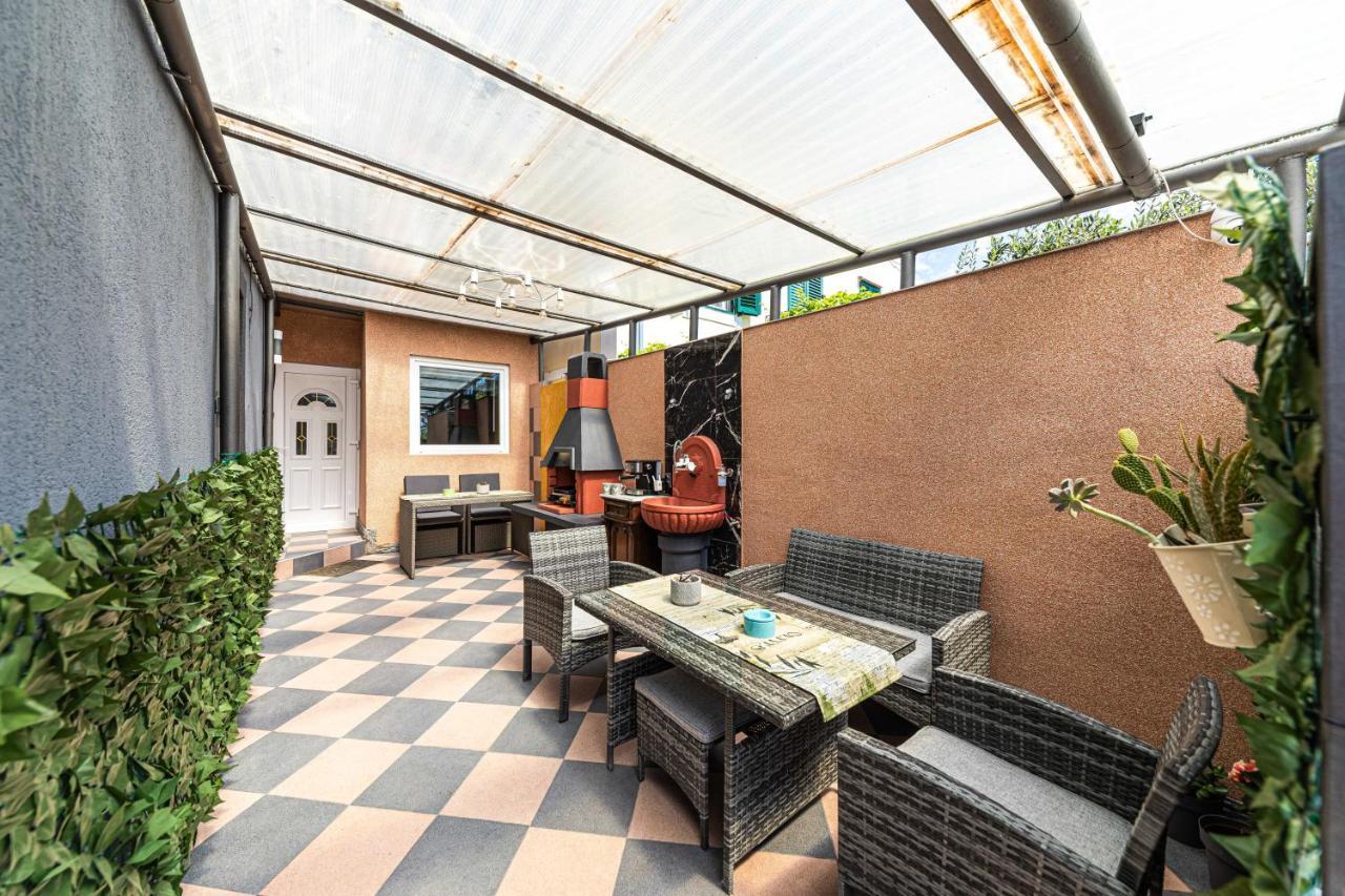 Apartments Keka คาชเตลา ภายนอก รูปภาพ