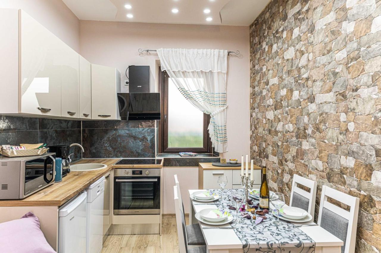 Apartments Keka คาชเตลา ภายนอก รูปภาพ