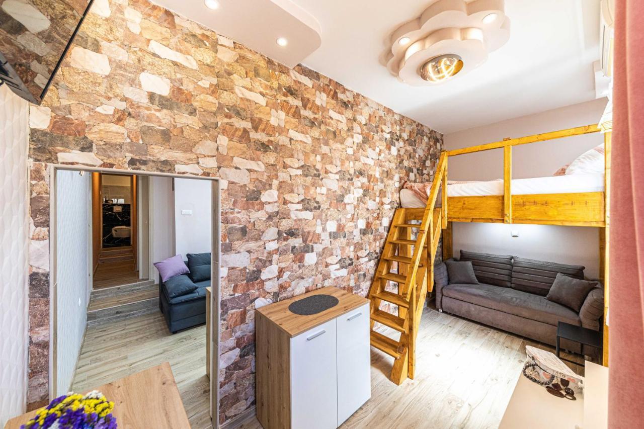 Apartments Keka คาชเตลา ภายนอก รูปภาพ