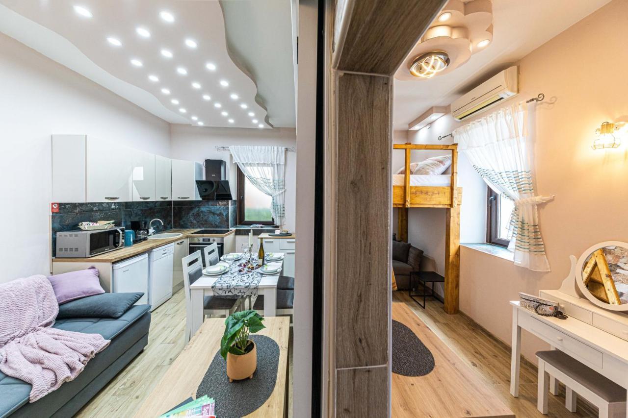 Apartments Keka คาชเตลา ภายนอก รูปภาพ